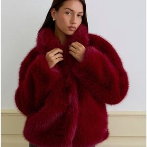 Motel rocks Joji Jacket In Faux Fur Cherry
